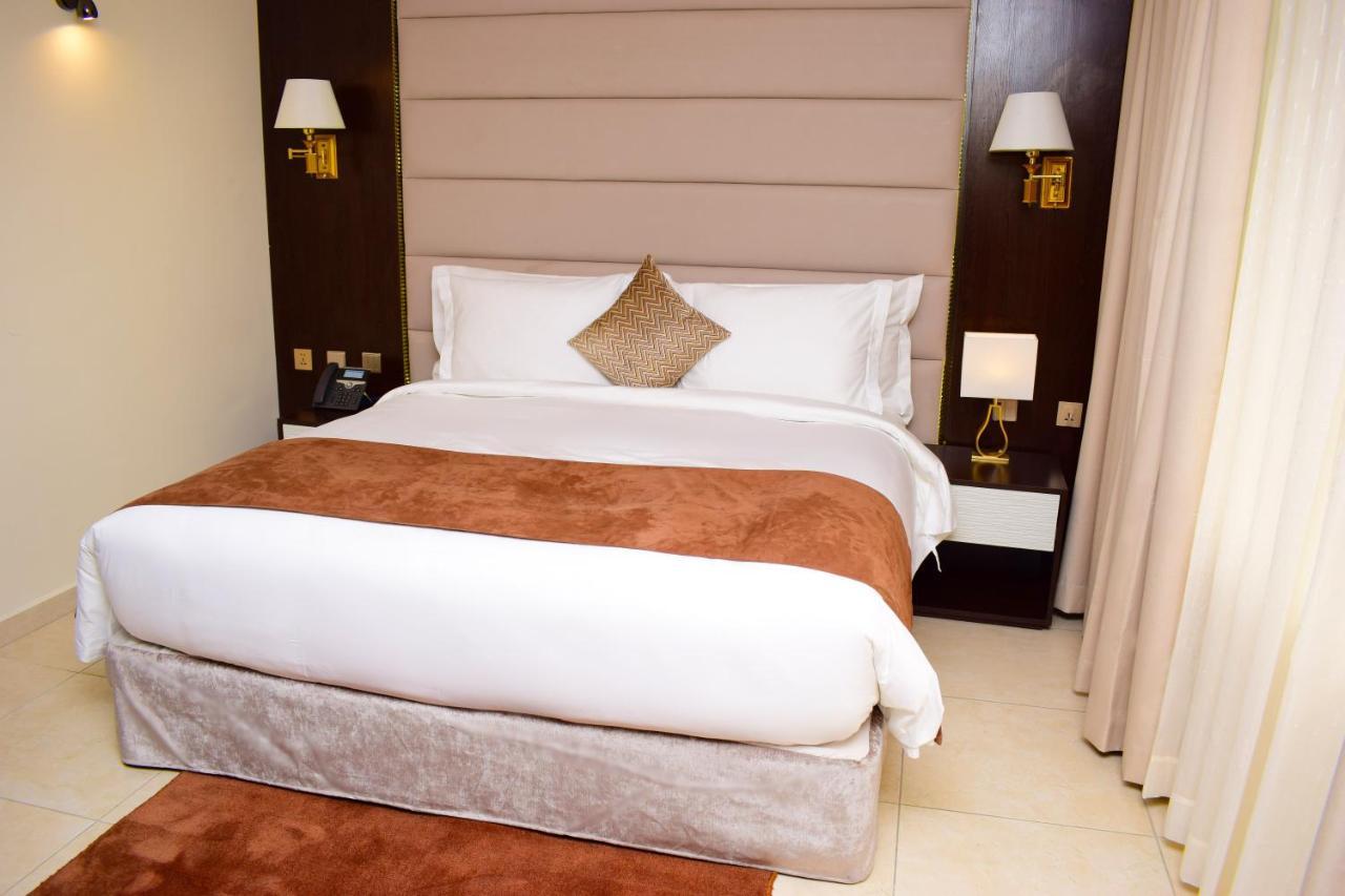 Monty Suites & Golf Uyo Bagian luar foto
