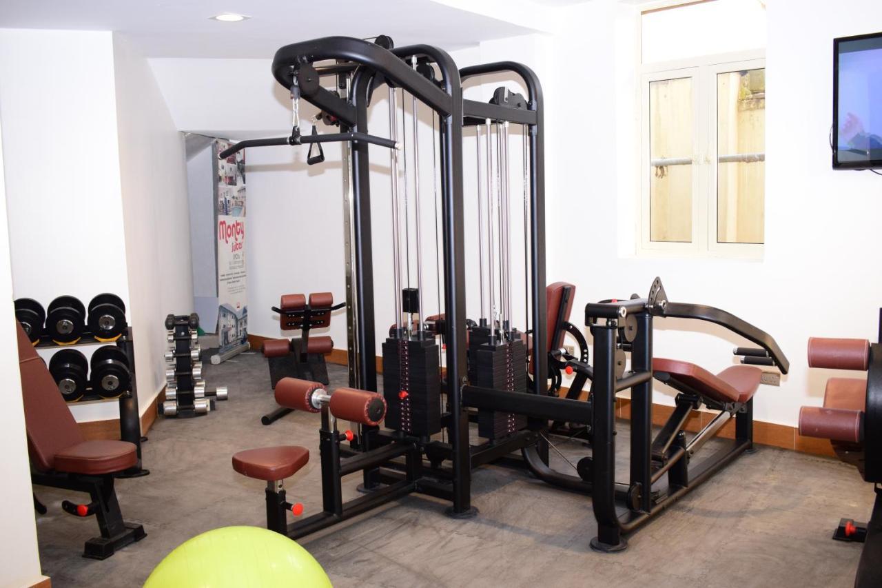 Monty Suites & Golf Uyo Bagian luar foto