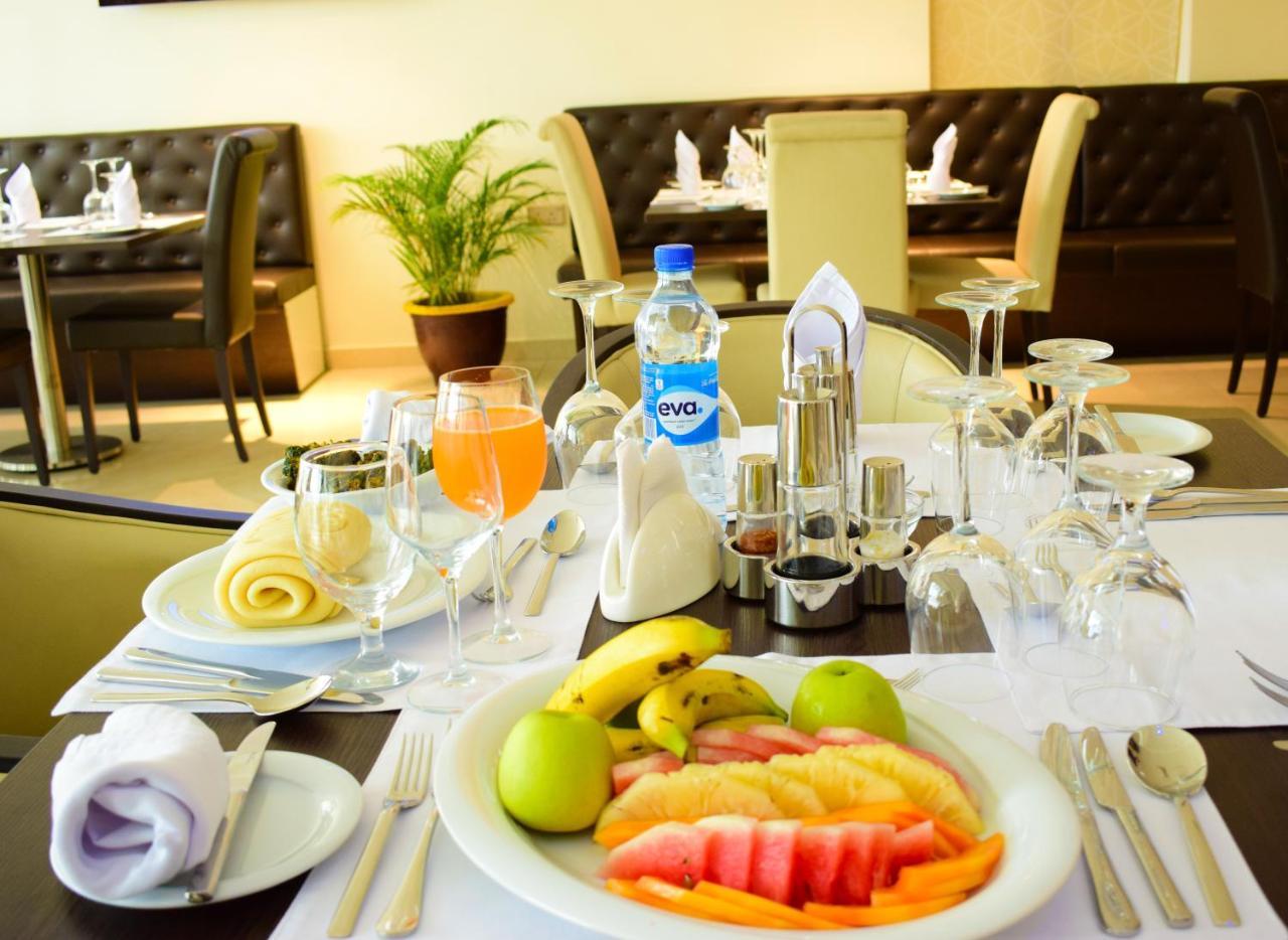 Monty Suites & Golf Uyo Bagian luar foto