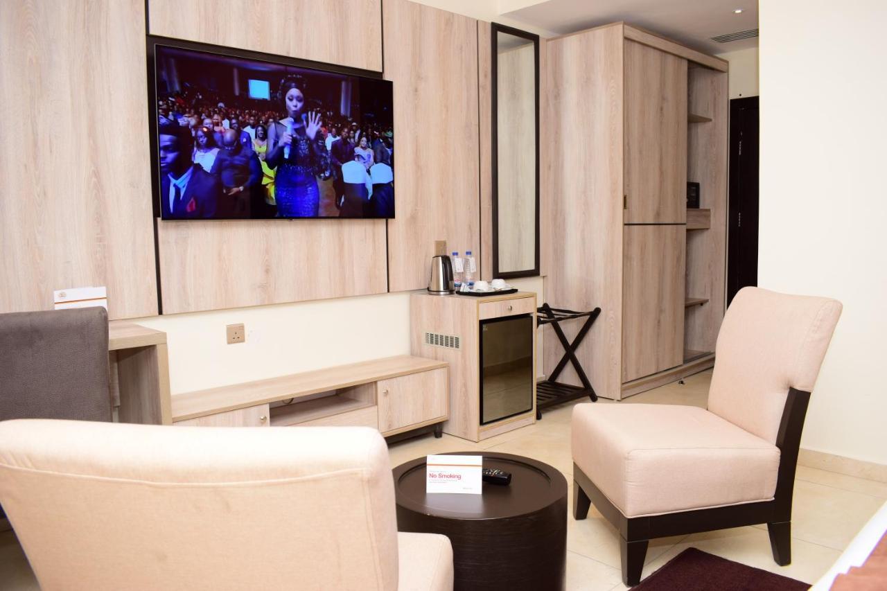 Monty Suites & Golf Uyo Bagian luar foto
