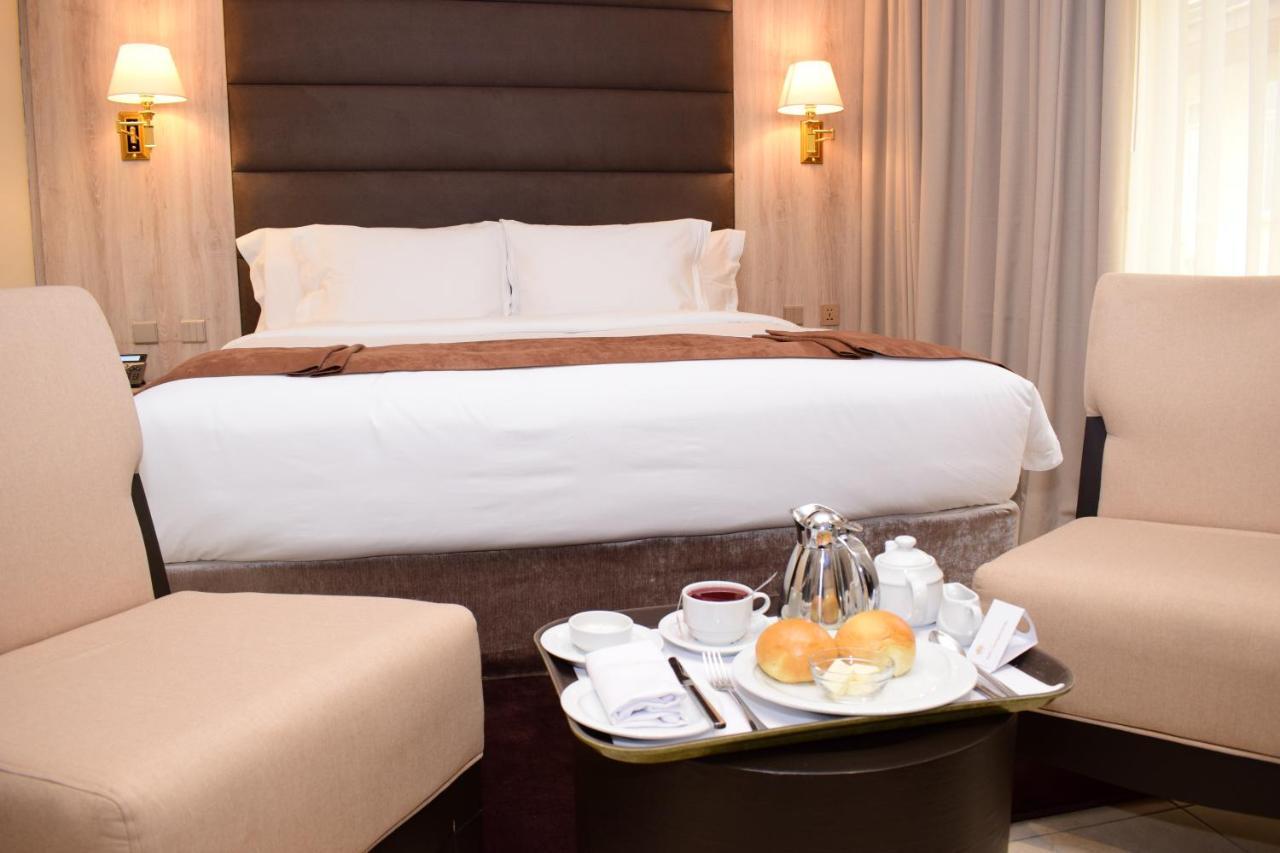 Monty Suites & Golf Uyo Bagian luar foto
