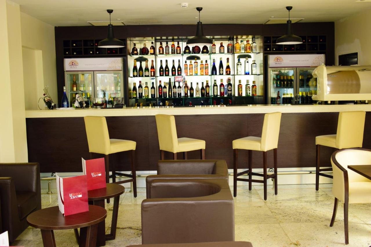 Monty Suites & Golf Uyo Bagian luar foto