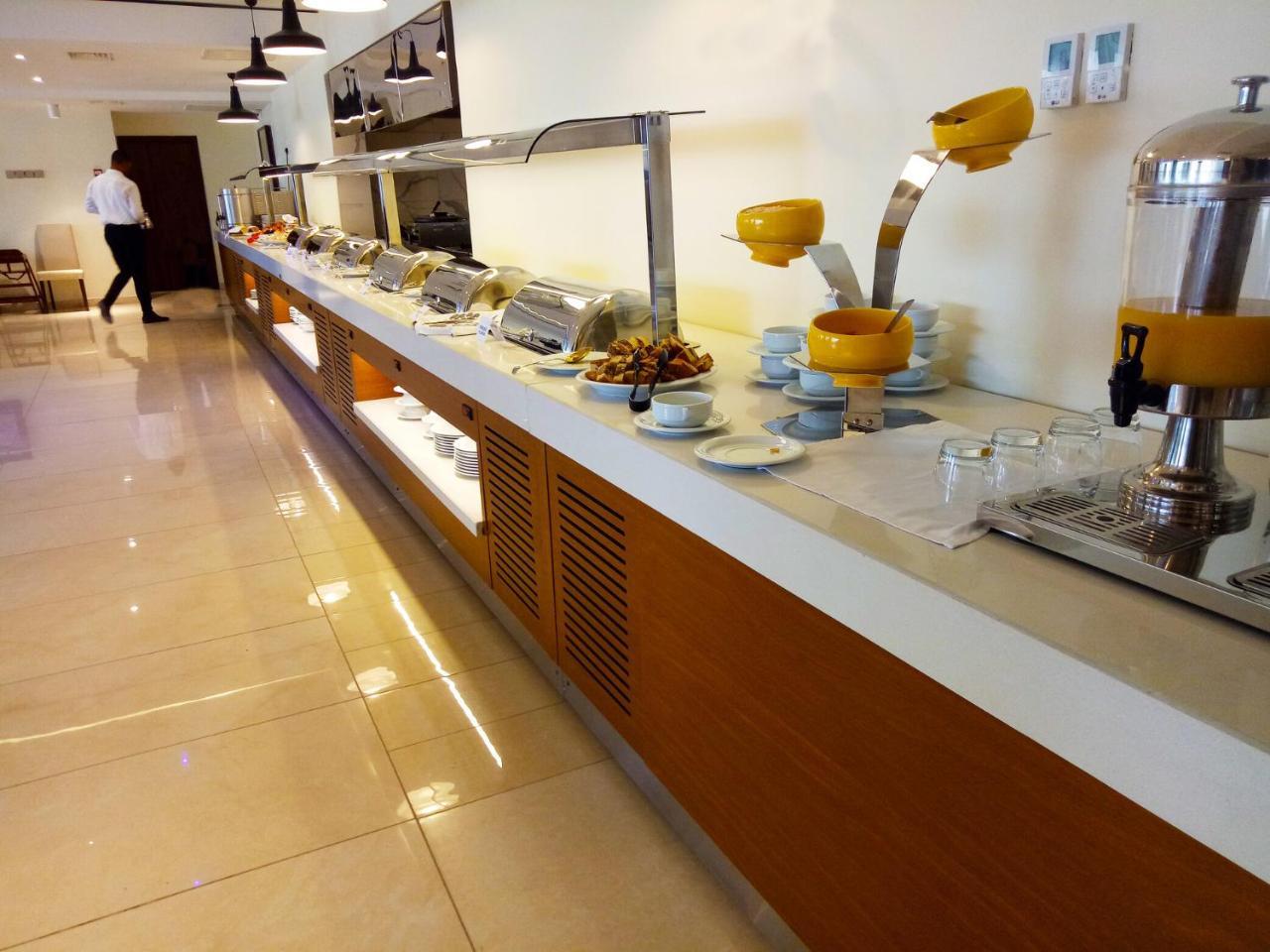 Monty Suites & Golf Uyo Bagian luar foto